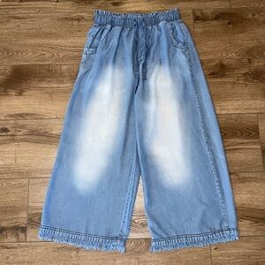 Zenana Wide Leg Chambray Washed Out Denim Frayed Hem Cropped Jeans Size XL